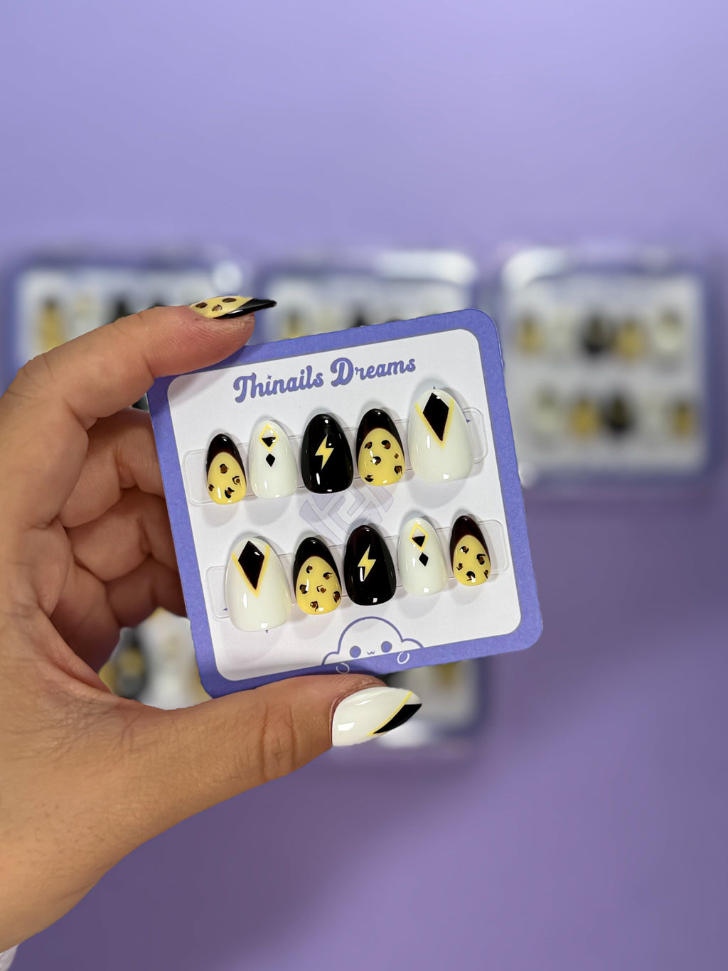 Xilonen - Press-On Nails Thinails Dreams