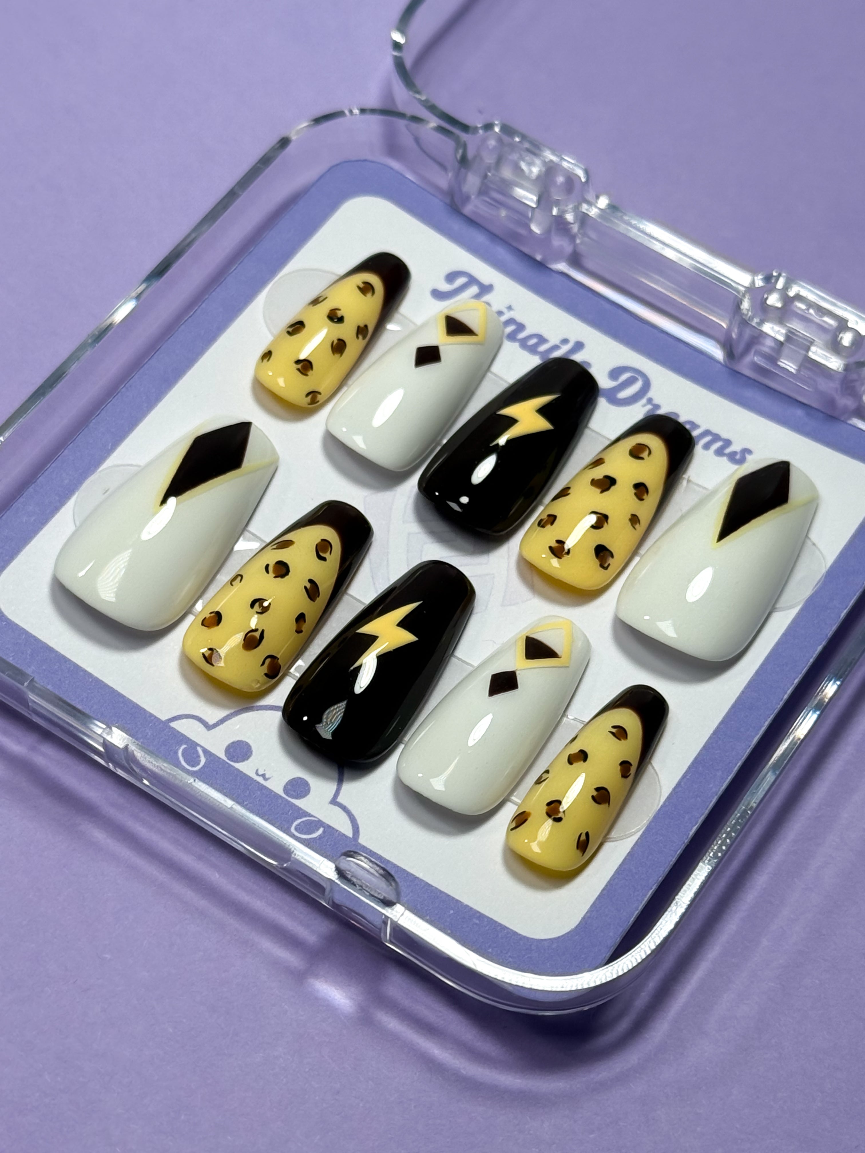 Xilonen - Press-On Nails Thinails Dreams